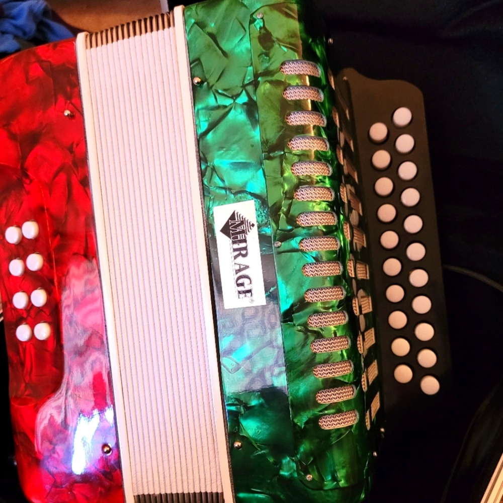 Mirage 🪗 accordion